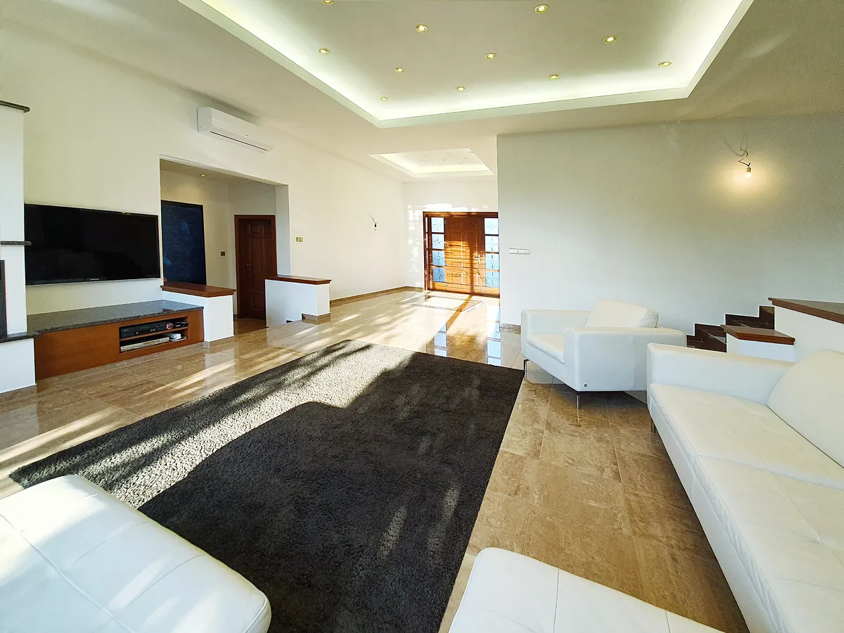 Prodej rodinného domu 207 m², pozemek 1163 m²